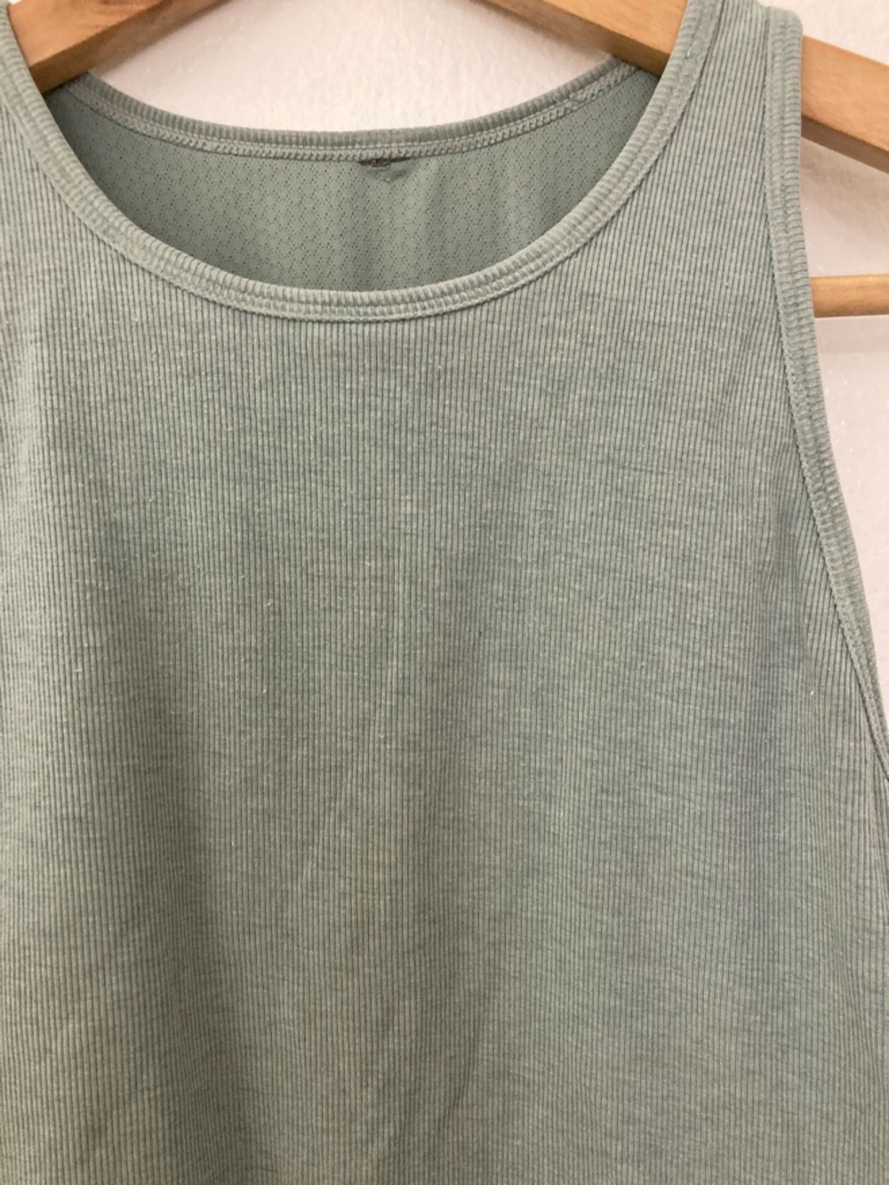 Vuori Lightweight Ribbed Tank in Sage - Picture 2 of 3